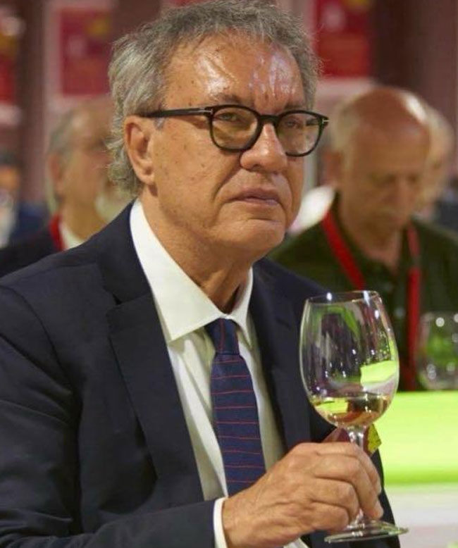 Manuel Juliá Manuel Juliá